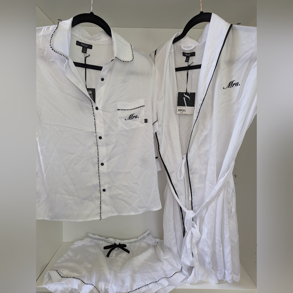 New with tags Bride Getting ready Pajama set with robe Vera Wang XS Bachelorette